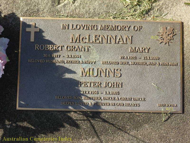 Photo of headstones/Robert Grant McLennan d1994 hdstn Grafton NSW Lawn cem